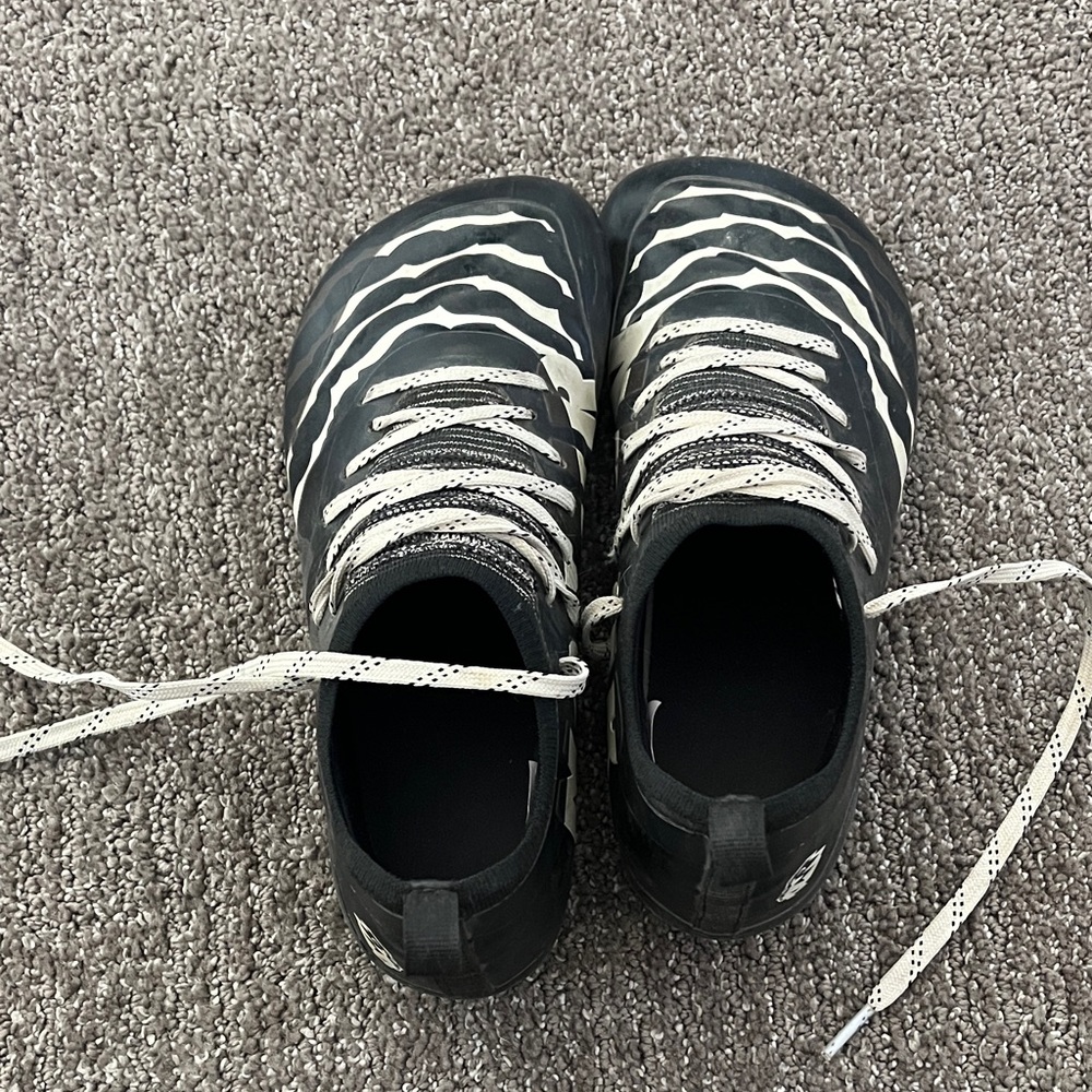 Nature Athletic iron lion kids Cleats 
Wide toe box